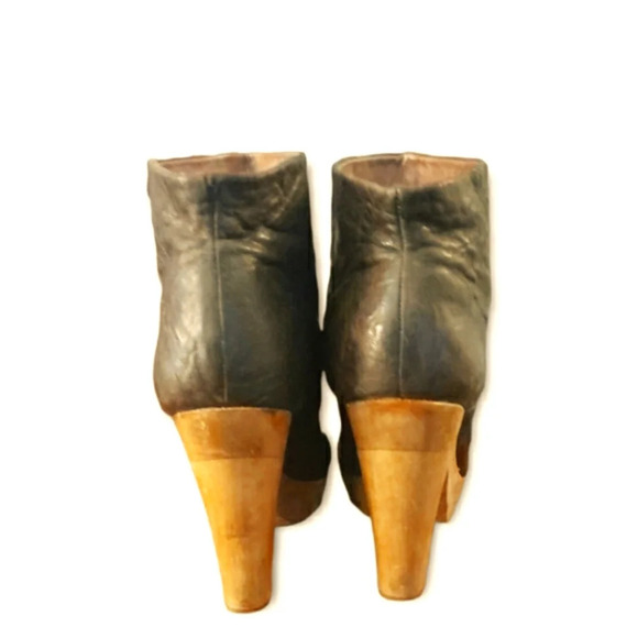 Theory Boots Women's Size 8.5 Dark Brown Textured Leather Wooden Heel - Picture 4 of 10